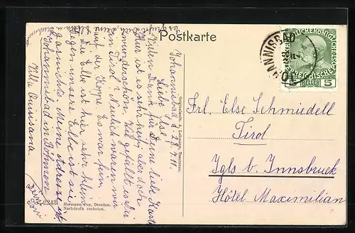 AK Johannisbad i. B., Spaziergänger im Ort