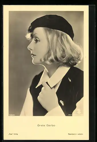 AK Schauspielerin Greta Garbo mit Mütze