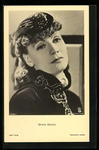 AK Schauspielerin Greta Garbo mit Hut