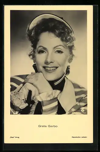 AK Schauspielerin Greta Garbo lächelt glücklich