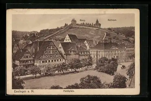 AK Esslingen a. N., Marktplatz mit Rathaus und Blick zur Burg