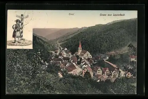 AK Lauterbach, Totalansicht mit Kirche, Frau am Wegweiser Schrambach-Lauterbach