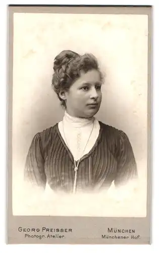 Fotografie Georg Preisser, München, Dachauerstr. 21, Junge Dame mit Hochsteckfrisur