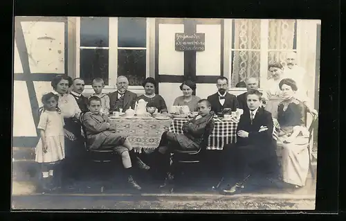 AK Siegburg-Braschoss, Familie bei Kaffee und Kuchen in der Sommerfrische