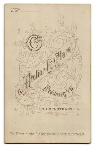 Fotografie C. Clare, Freiburg i. B., Louisenstr. 5, Junge Dame in modischer Kleidung