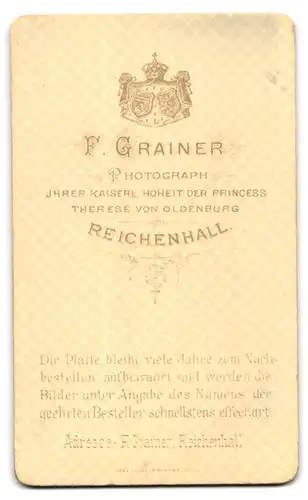 Fotografie G. Grainer, Reichenhall, Junger Herr im Anzug mit Zwicker