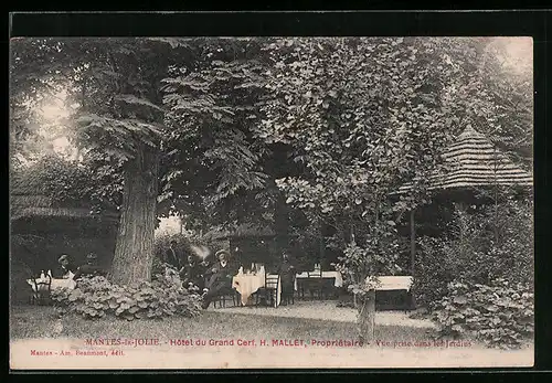 AK Mantes-la-Jolie, Hôtel du Grand Cerf, Vue prise dans les Jardins