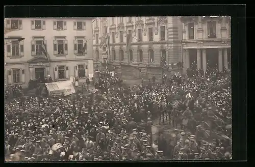 Foto-AK Karlsruhe, Rückkehr der Soldatentruppen