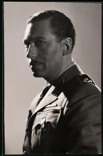 Fotografie Schauspieler Willy Birgel in Uniform, Filmszene Terra-Film, Geiheimzeichen L.B. 17