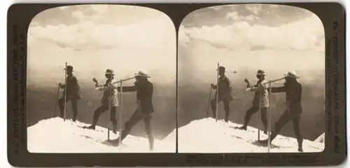 Stereo-Fotografie H. C. White Co., Chicago, Bergsteiger mit Fernglas auf Mt. Hood Gletscher, Oregon