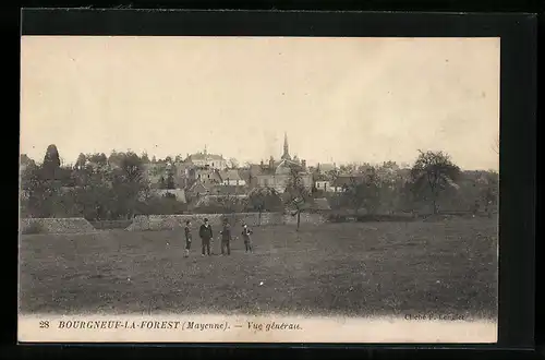 AK Bourgneuf-la-Forest, Vue générale