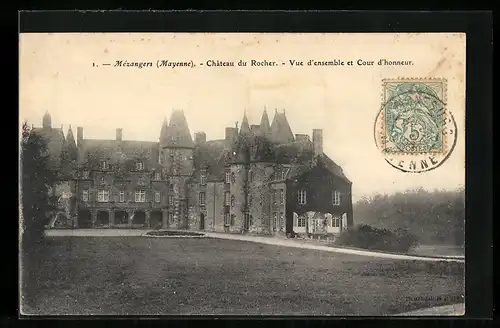 AK Mézangers, Château du Rocher, Vue d`ensemble et Cour d`honneur