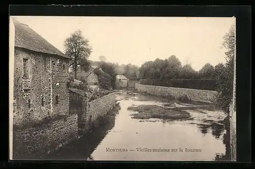 AK Montsurs, Vieilles maisons sur la Jouanne