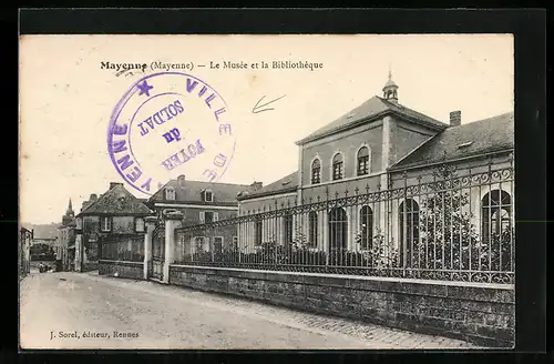 AK Mayenne, Le Musée et la Bibliothèque