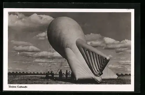 AK Unsere Luftwaffe, Soldaten mit einem Ballon