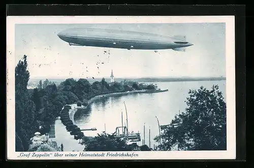 AK Friedrichshafen a. B., Luftschiff LZ127 Graf Zeppelin über seiner Heimatstadt