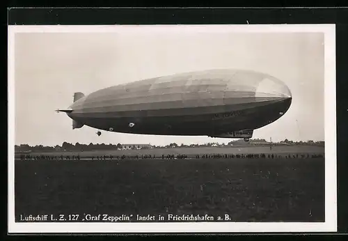 AK Friedrichshafen, Luftschiff L.Z. 127 Graf Zeppelin bei der Landung