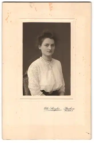 Fotografie Otto Stiegler, Itzehoe, Poststr. 5, Junge Dame in weisser Bluse