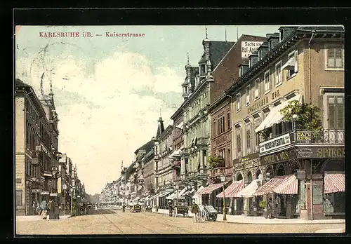 AK Karlsruhe, Kaiserstrasse mit Geschäften und Passanten