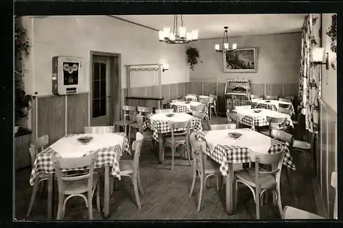 AK Karlsruhe, Gaststätte Stadt Heidelberg, Innenansicht