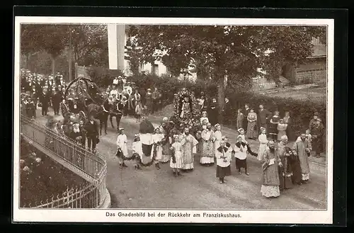 AK Altötting, Das Gnadenbild bei der Rückkehr am Franziskushaus