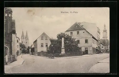 AK Weiden /O.-Pfalz, Strassenpartie mit Kirche
