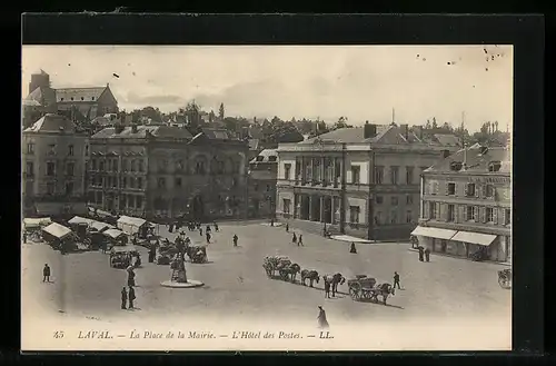 AK Laval, La Place de la Mairie, L`Hôtel des Postes