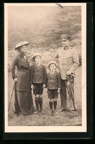 AK Grossherzog Ernst Ludwig und Eleonore von Hessen-Darmstadt mit ihren Kindern