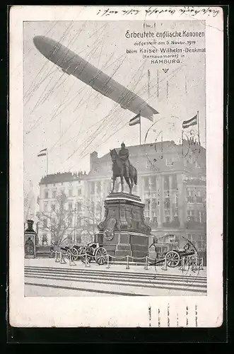 AK Hamburg, Zeppelin über erbeuteten englischen Kanonen beim Kaiser-Wilhelm-Denkmal 1914
