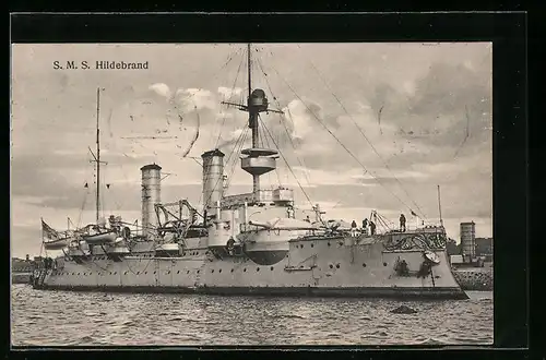 AK Kriegsschiff S.M.S. Hildebrand liegt vor Anker