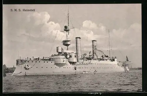 AK Kriegsschiff S.M.S. Heimdall mit Beiboot