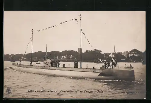 AK Das Frachttauchboot Deutschland in Flaggengala