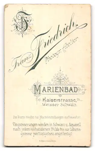 Fotografie Franz Friedrich, Marienbad, Kaiserstrasse, Junge Dame mit Kreuzkette und Ohrring