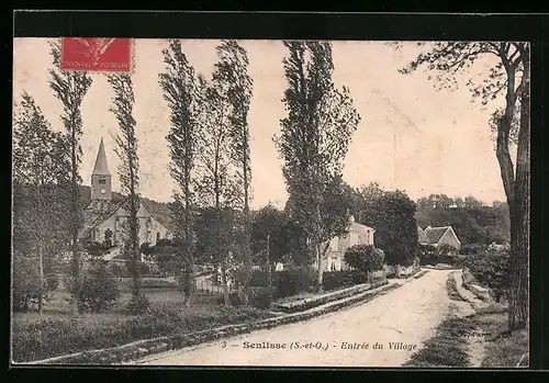 AK Senlisse, Entrée du Village