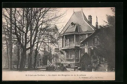 AK St-Léger-en-Yvelines, Le chalet des Bruyères vu de la pelouse