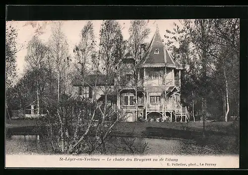 AK St-Léger-en-Yvelines, Le chalet des Bruyères vu le l`étang