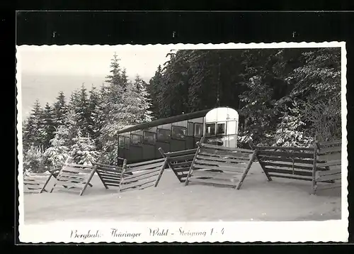 AK Bergbahn im Thüringer Wald fährt durch die Winterlandschaft