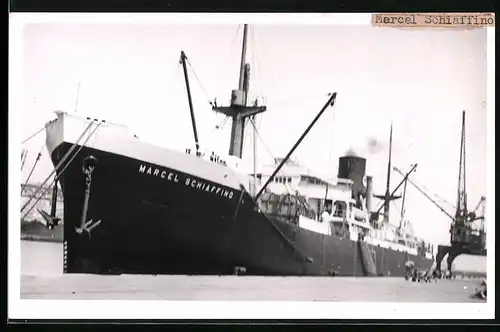 Fotografie Frachtschiff Marcel Schiaffino am Hafen-Quai