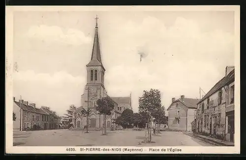 AK St-Pierre-des-Nids, Place de l`Église