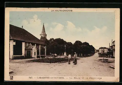 AK Labarthe-de-Rivière, La Halle et la Promenade