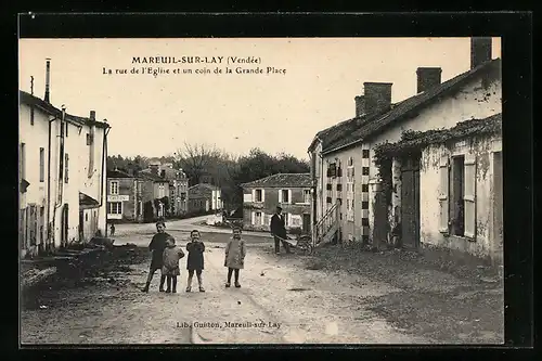 AK Mareuil-sur-Lay, La rue de l`Eglise et un coin de la Grande Place