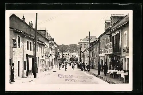 AK Cetinje, Ortspartie mit Geschäften