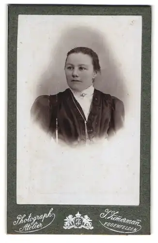 Fotografie J. Zimmermann, Eggenfelden, Öttingerstrasse 4, Junge Dame mit zurückgebundenem Haar