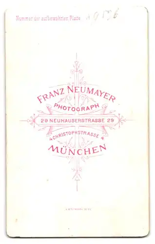 Fotografie Franz Neumayer, München, Neuhauserstr. 29, Christophstr. 4, Bürgerlicher Herr mit Vollbart