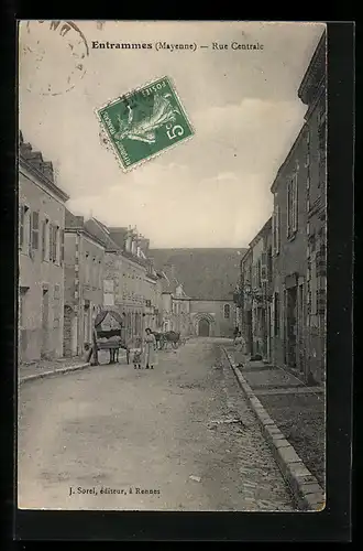 AK Entrammes, Rue Centrale, Strassenpartie