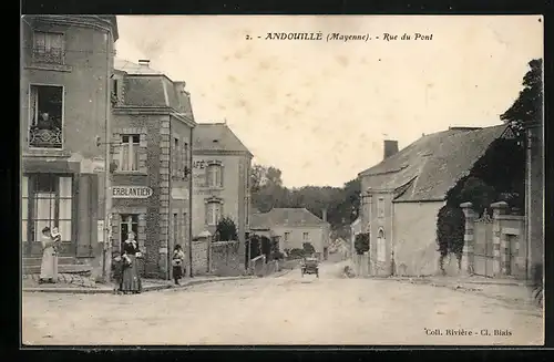 AK Andouillé, Rue du Pont, Strassenpartie