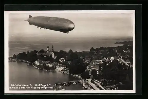 AK Friedrichshafen, Zeppelin über dem Ort