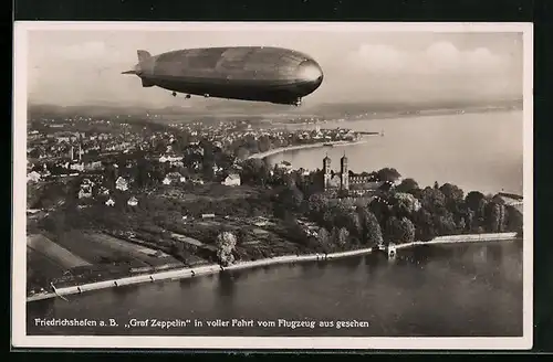AK Friedrichshafen a. B., Luftschiff LZ 127 Graf Zeppelin in voller Fahrt vom Flugzeug aus gesehen