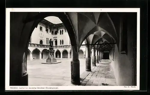 AK Krakau, Institut für deutsche Ostarbeit, Säulengänge