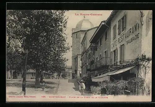 AK Montréjeau, Place de la Poste et le Clocher